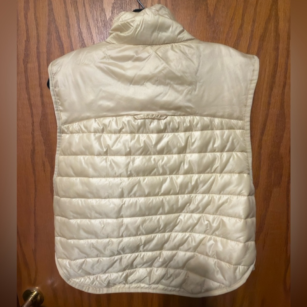Ivory JoyLab Quilted Puffer Vest Size Medium - Picture 10 of 11